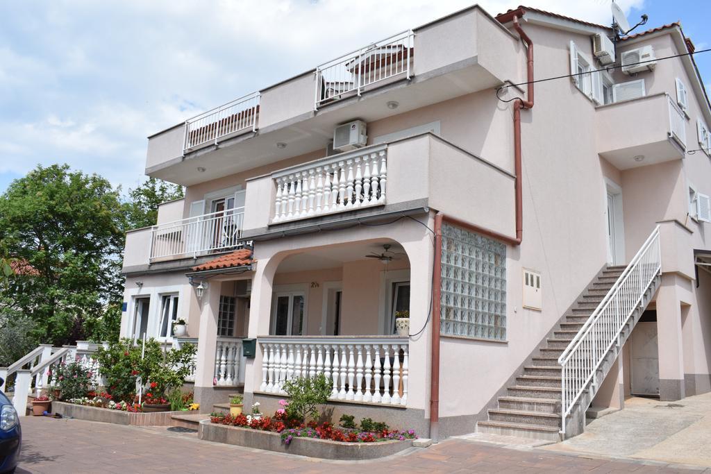 Apartments Green Oasis Malinska Extérieur photo